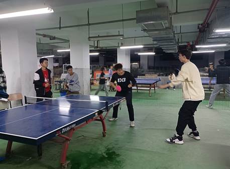 “双十基地”大学生阳光体育素质培养中心开展乒乓球公益教学活动1
